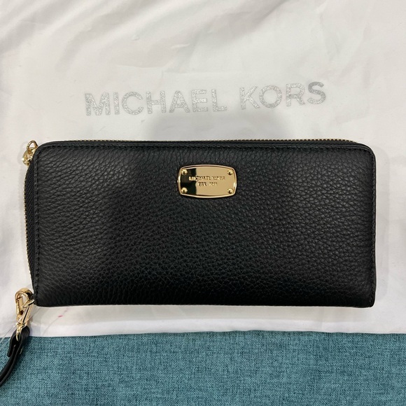 MK Wallet - Picture 1 of 6